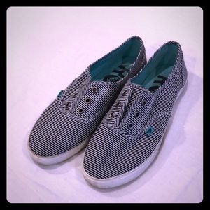 Roxy no lace tennis slip ons